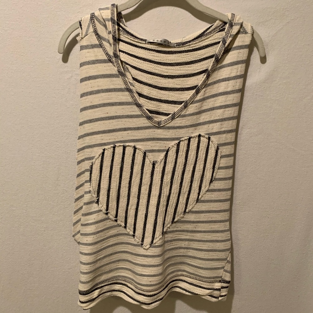 Tank top pullover top with heart and hood